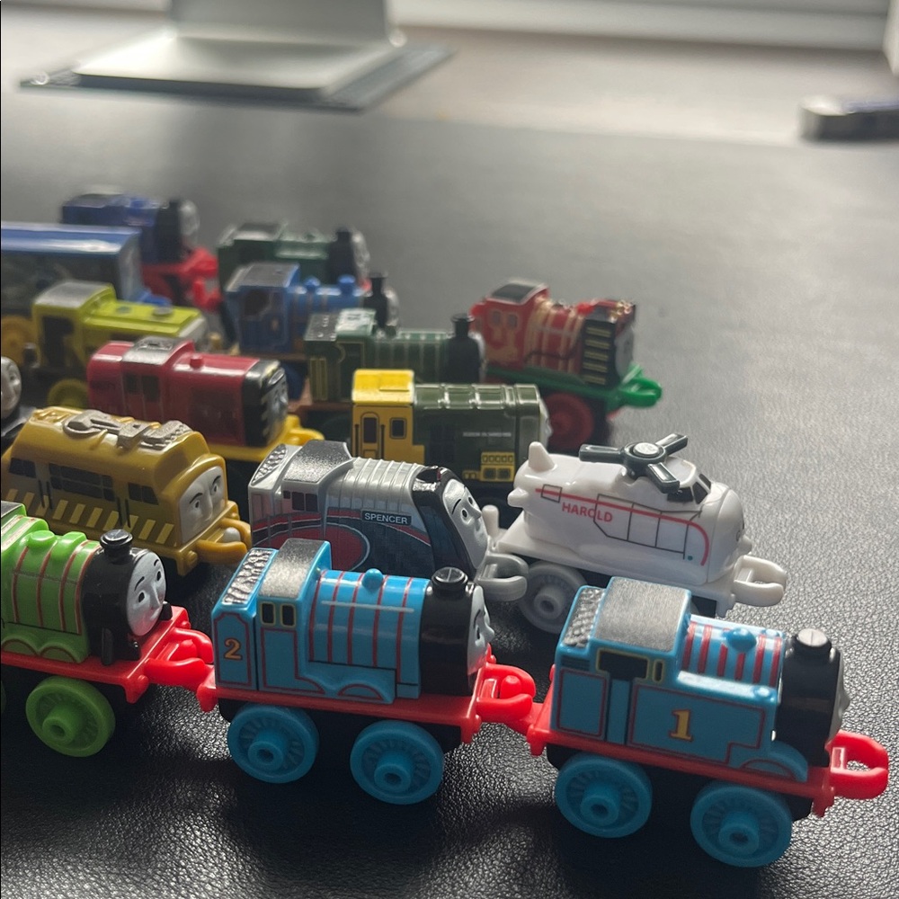 Thomas & Friends Rare Mini Train Collection - Picture 5 of 6